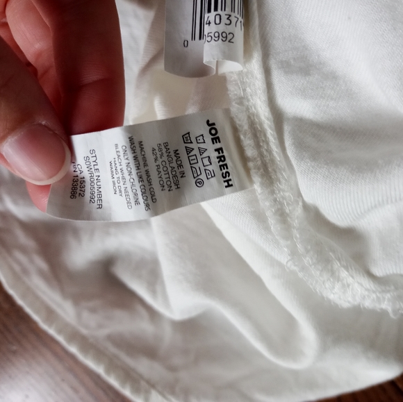 Joe Fresh relaxed white button up top - Picture 8 of 9